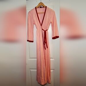Vintage 80s Beautiful Cozy Robe Made in Canada (S)